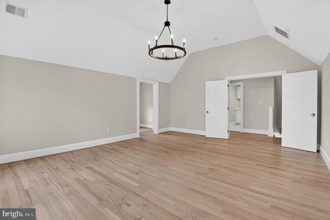 Building Photo - 5718 Huntington Pkwy