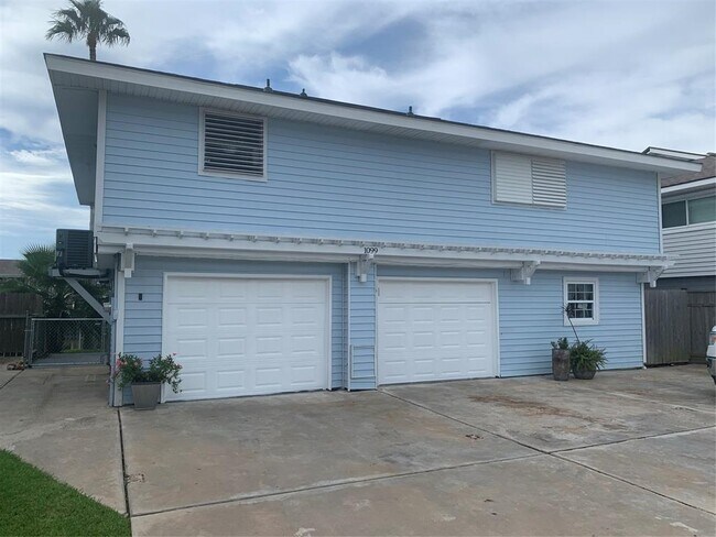 Building Photo - 1099 Redfish St