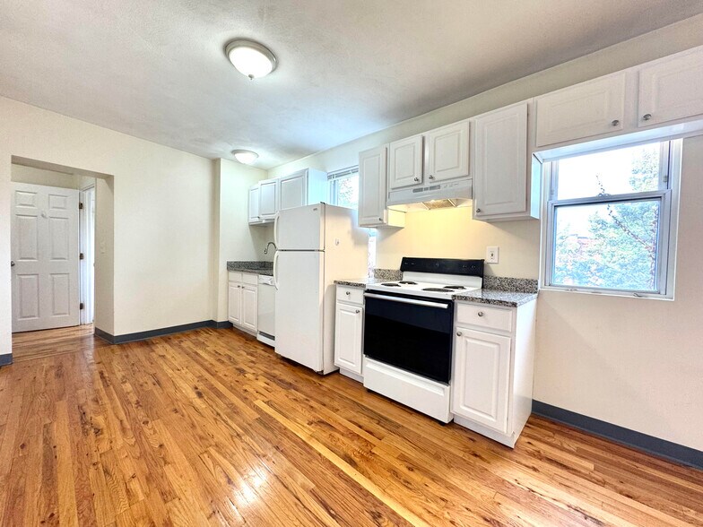 Building Photo - 840 Huntington Ave