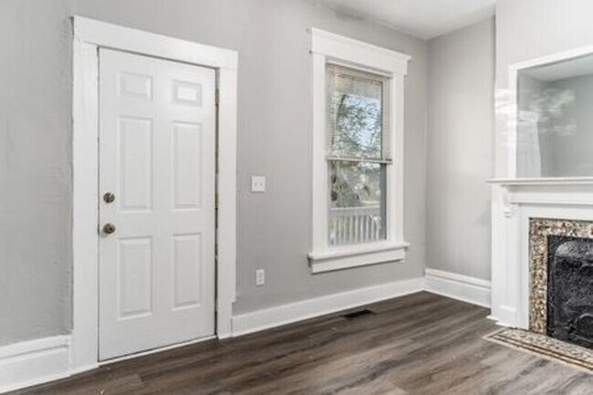 Building Photo - 360 N Garfield Ave