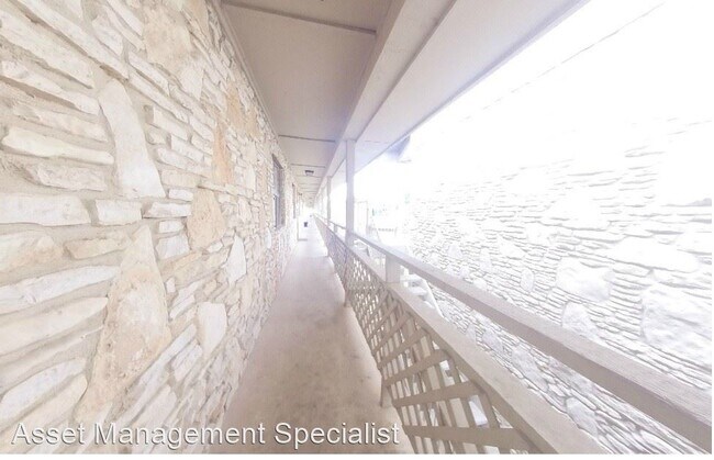Building Photo - 1224 N LBJ Dr