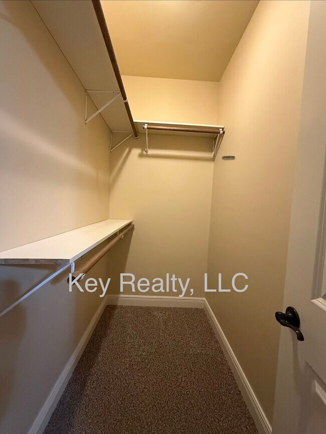 Building Photo - 5229 Rue De Chateau