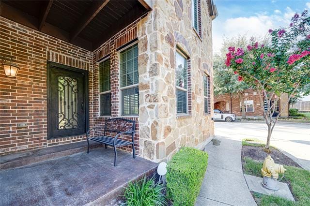 Building Photo - 4220 Riverview Dr