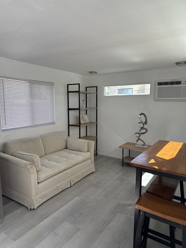 Building Photo - 333 Seminole