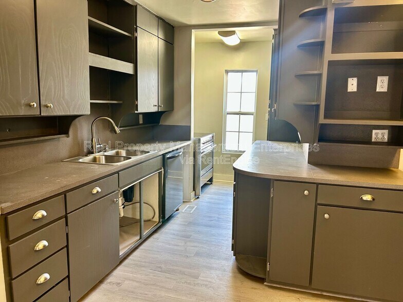 Building Photo - 2519 W Park Pl