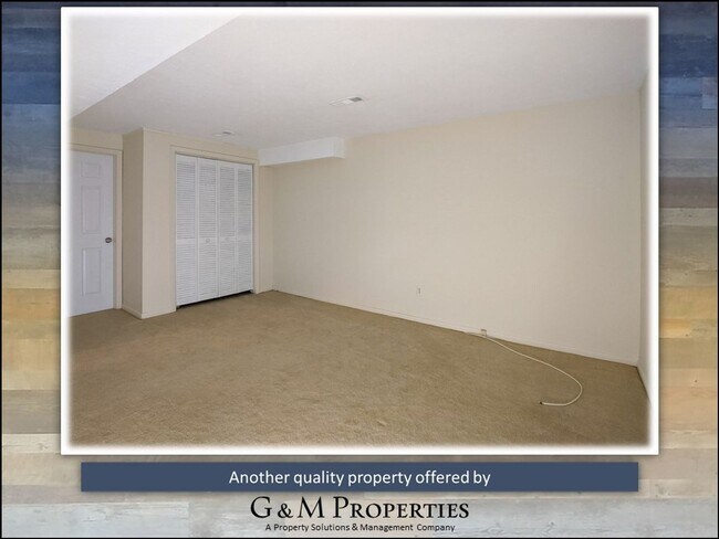 Building Photo - 2 Bedroom Townhome - Available off of Fren...
