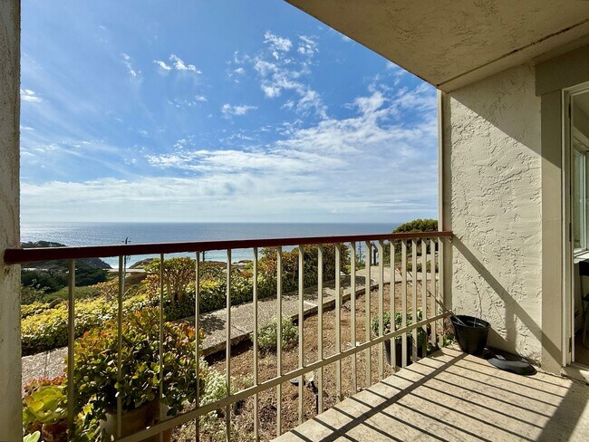 Building Photo - Recently Updated Condo with OCEAN VIEW - W...