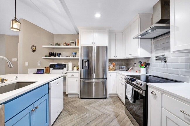 Building Photo - ***APPLICATION CURRENTLY UNDER REVIEW***Co...
