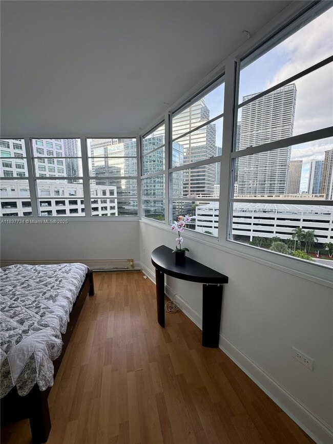 Building Photo - 825 Brickell Bay Dr