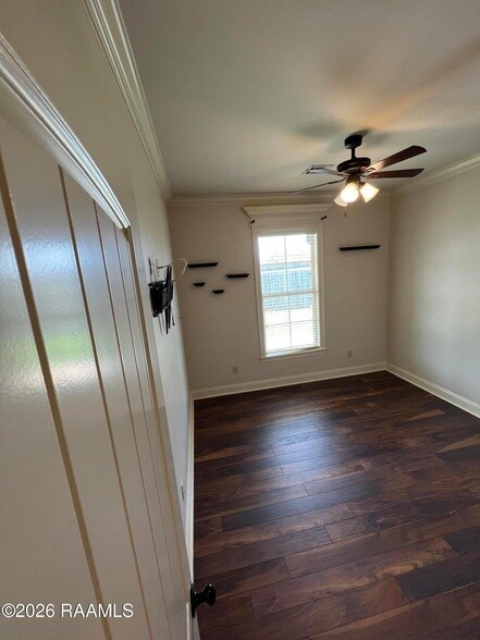 Building Photo - 204 Crenshaw Dr