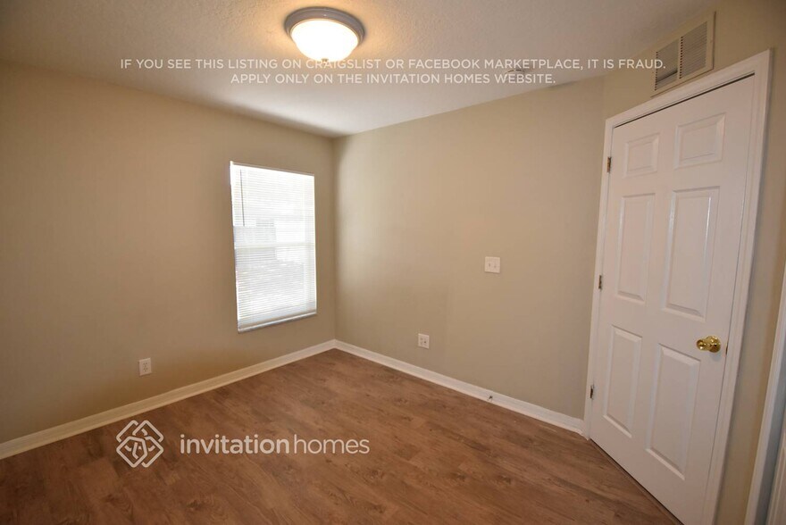 Building Photo - 10353 Lakeside Vista Dr