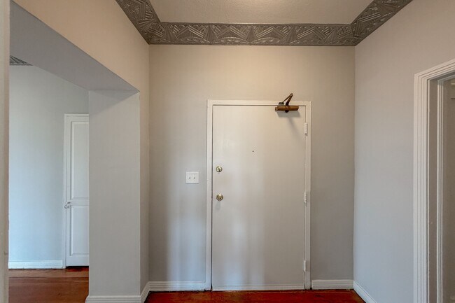 Building Photo - 1314 Hayworth Ave