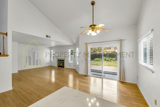 Building Photo - Spacious 4-Bedroom Home for Rent - $2800/m...