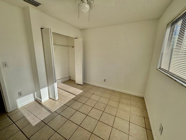 Building Photo - 3220 N 73rd Ter