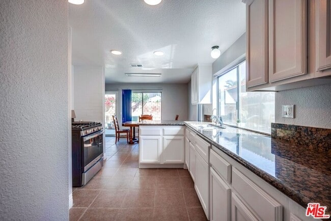 Building Photo - 13088 Tonikan Dr