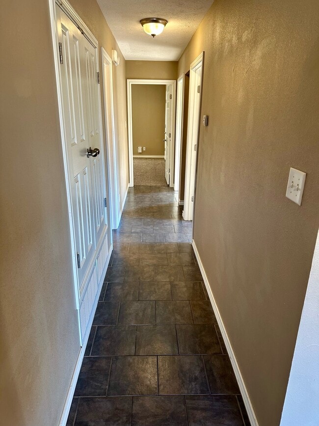 Building Photo - 4402 Sanderson Ln