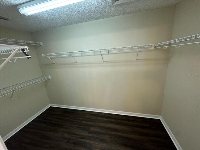 Building Photo - 545 Golfview Ct