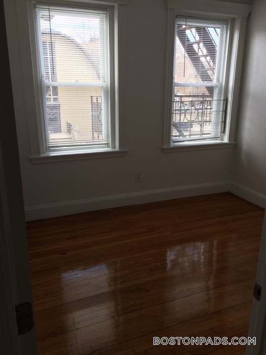 Building Photo - 151 Park Dr