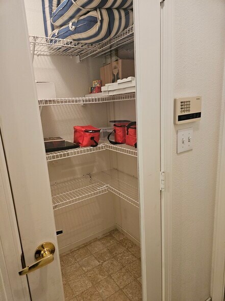 Kitchen pantry - 5252 Sunny Beach Ln
