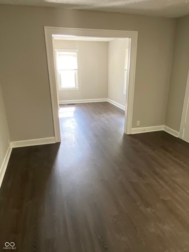 Building Photo - 2373 N Oxford St