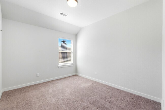 Building Photo - 8017 Whisper Grove Dr