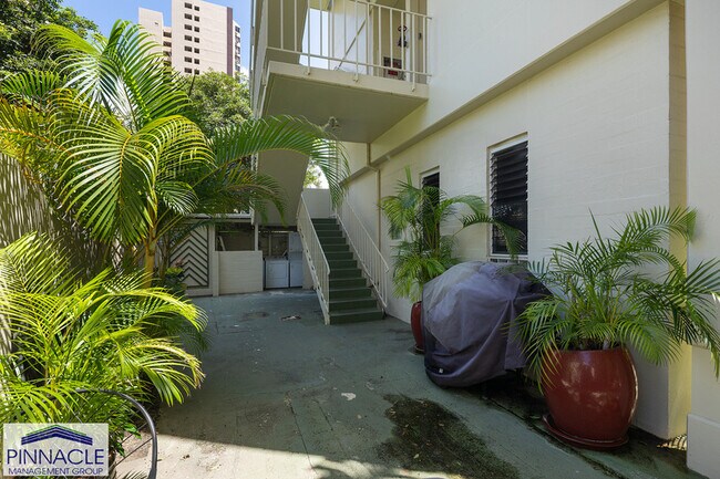 Building Photo - 240 Lili?uokalani Ave