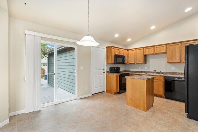Building Photo - 2255 Sopris Cir