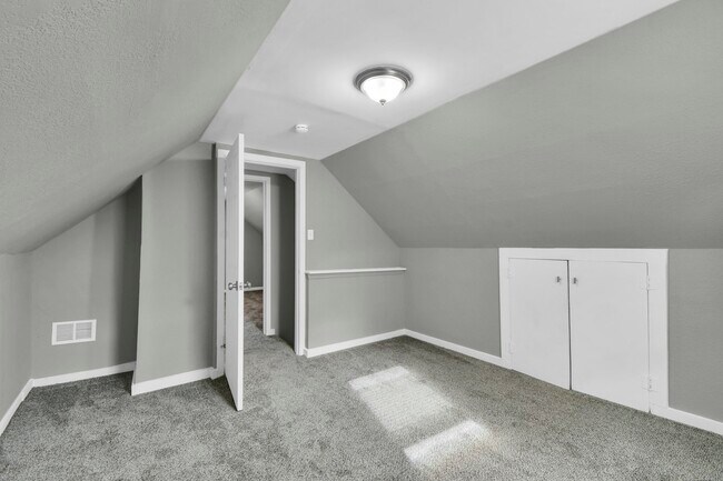 Building Photo - 3414 Elmwood Ave