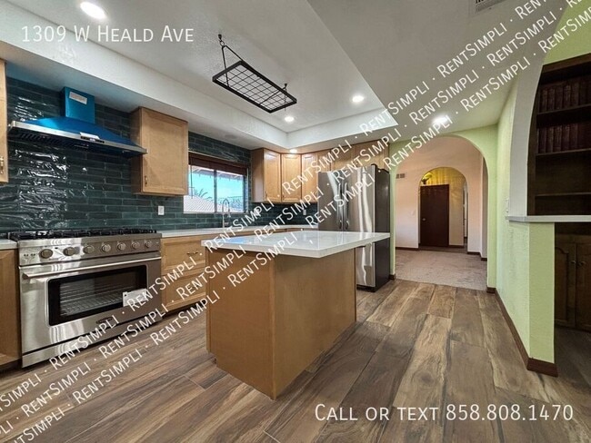 Building Photo - 1309 W Heald Ave