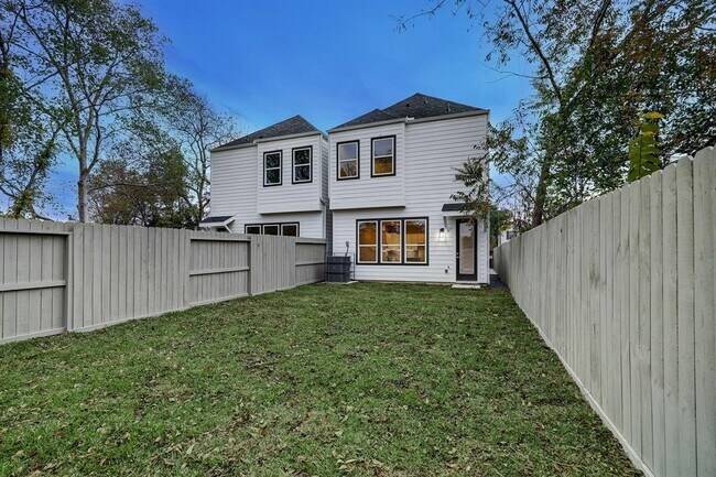 Building Photo - 6207 Nuben St