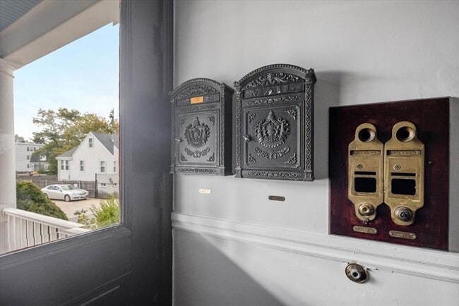 Building Photo - 287 Minot St