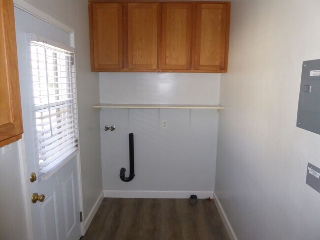 Building Photo - COMING SOON! Charming Single-Story 2-Bedroom Home in Burbank!
