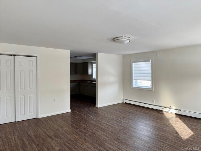 Building Photo - 136 Mountain Rd