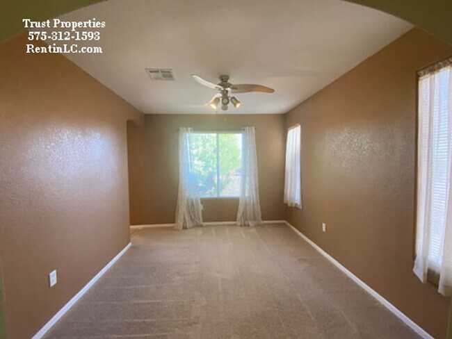 Building Photo - Spacious home in Sonoma Area