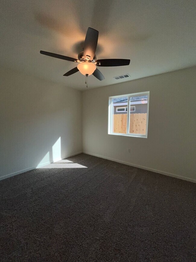 Building Photo - Brand new built! Available Now!