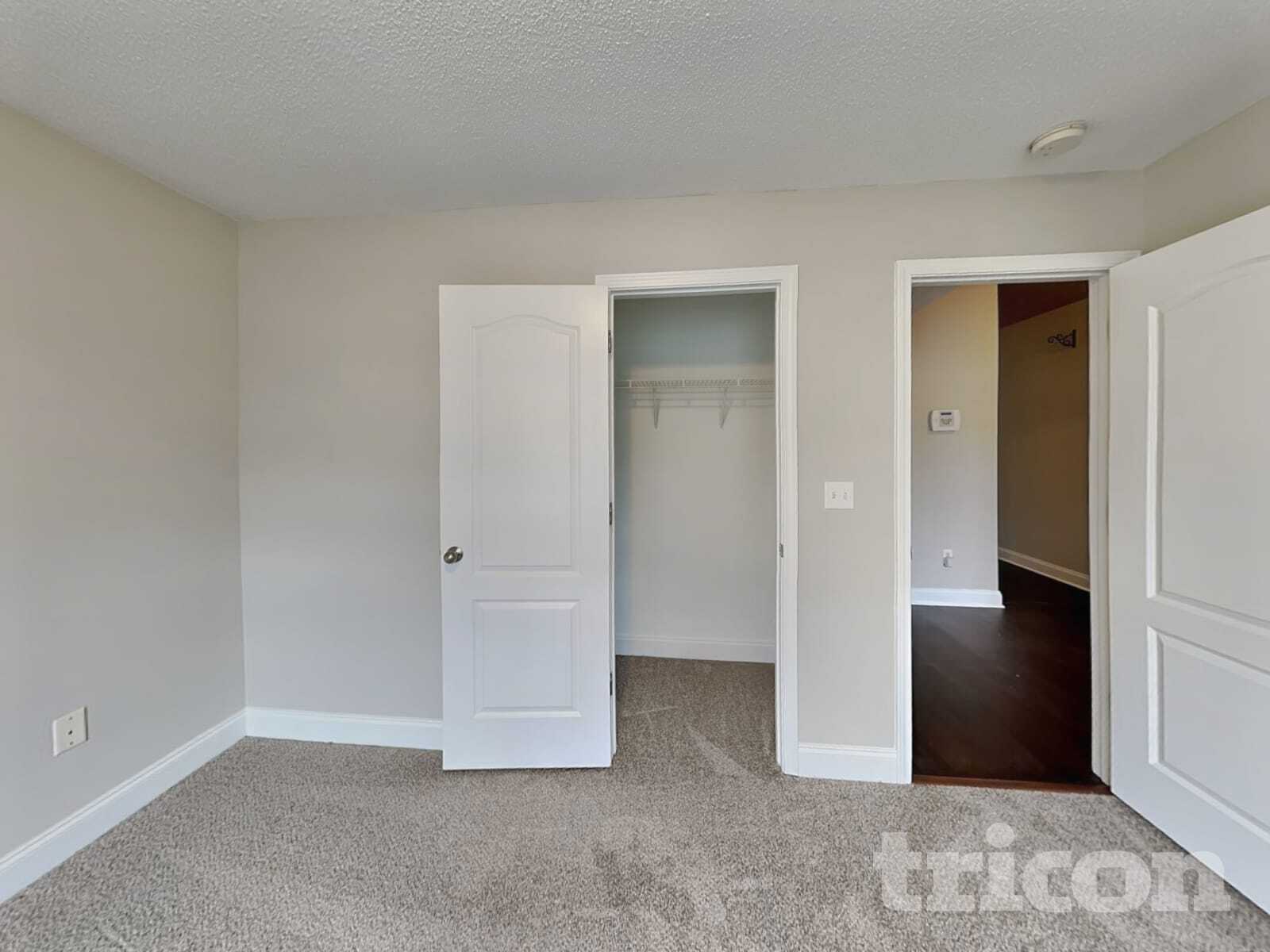 Building Photo - 621 Savannah Dr