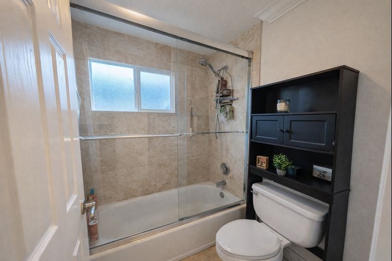 Bathroom with window - 3956 Texas St