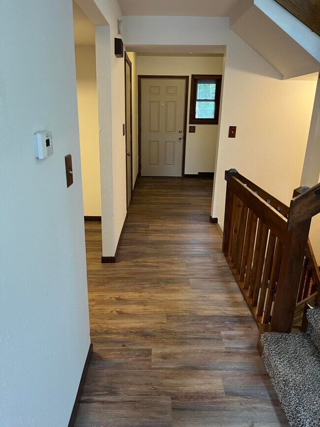 Building Photo - 447 Foxfire Dr