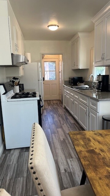 Building Photo - 116 S Chevy Chase Dr