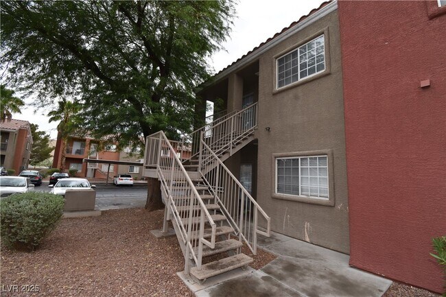 Building Photo - 4730 E Craig Rd