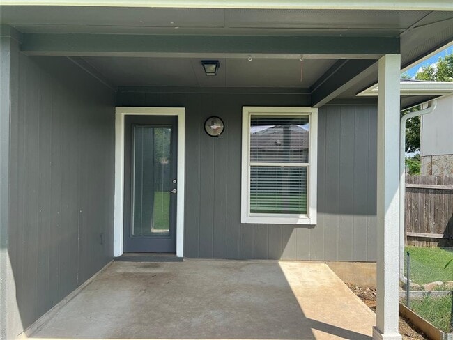 Building Photo - 619 Holbrooke St