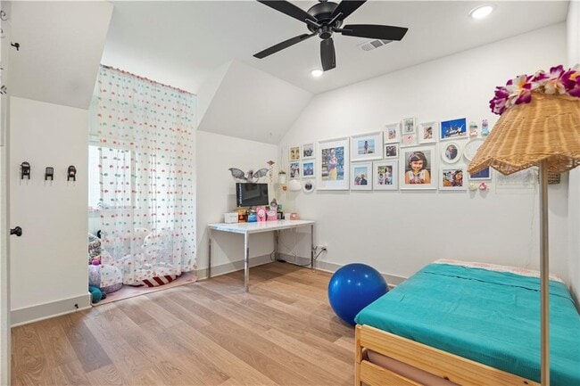 Building Photo - 3200 SW Rosemont Ave