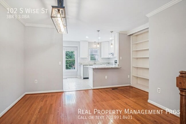 Building Photo - 102 S Wise St