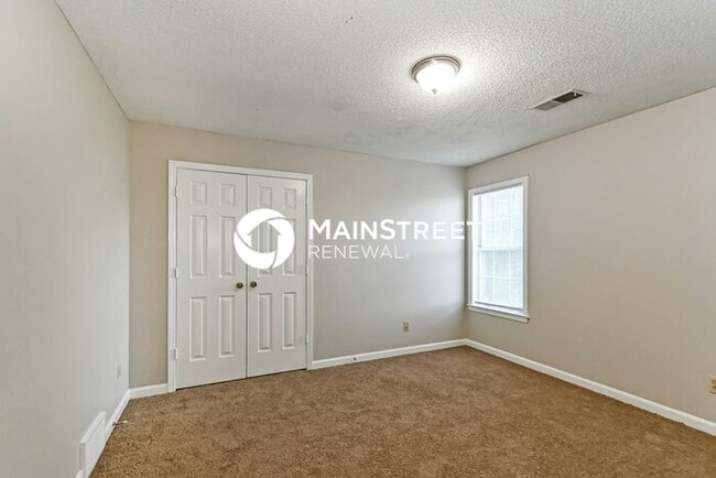 Building Photo - 3 Bedroom Pet-Friendly Home in MEMPHIS, TN with Main Street Renewal