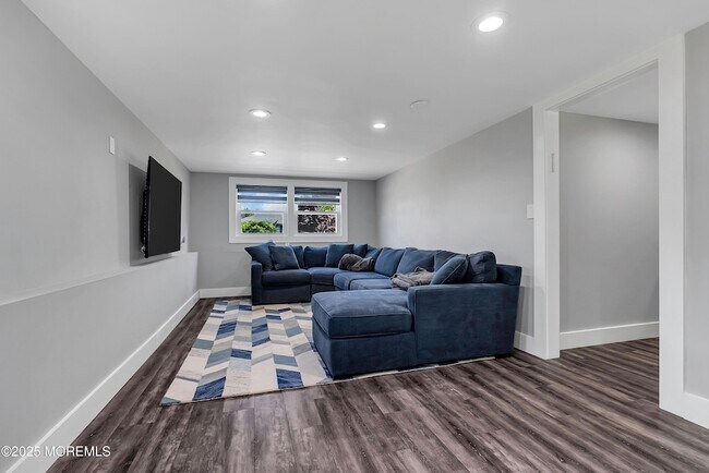 Building Photo - 14 Fulton Ave