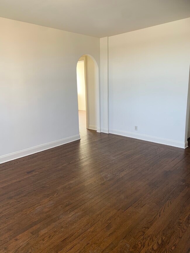 Building Photo - 514 Gramatan Ave