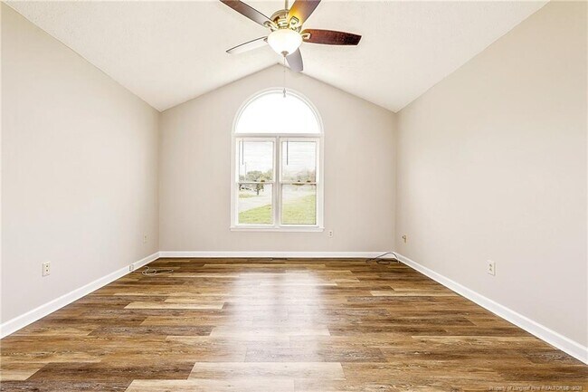 Building Photo - 5928 Lively Ct