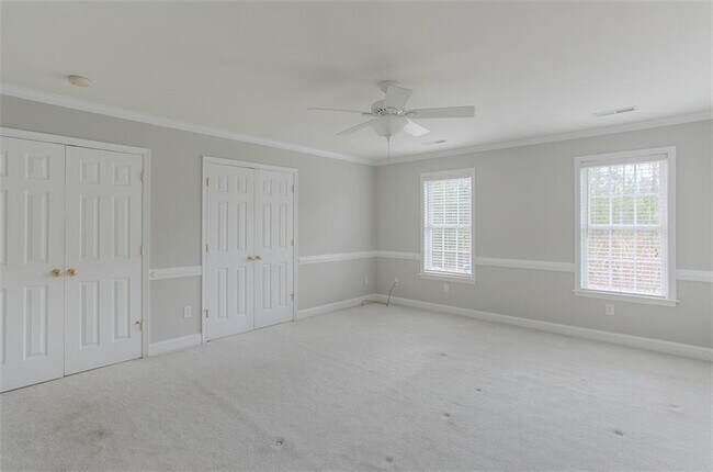 Building Photo - 613 Greyshire Dr