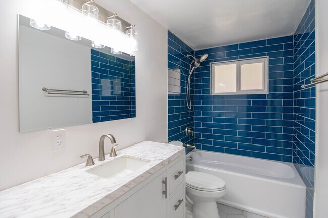 Building Photo - Charming 3-Bedroom Home with Spacious Fenced Yard in Prime Location