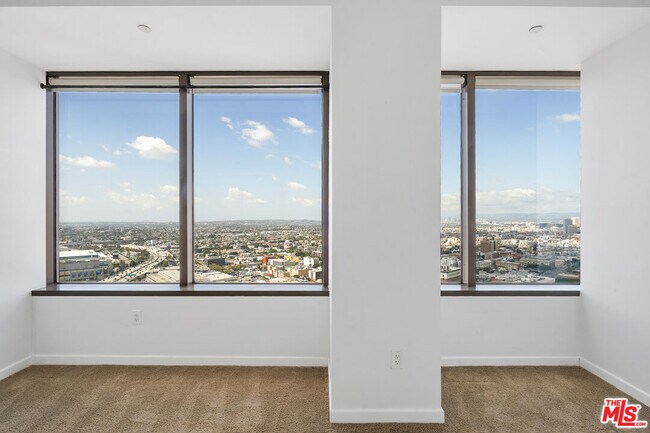 Building Photo - 1100 Wilshire Blvd